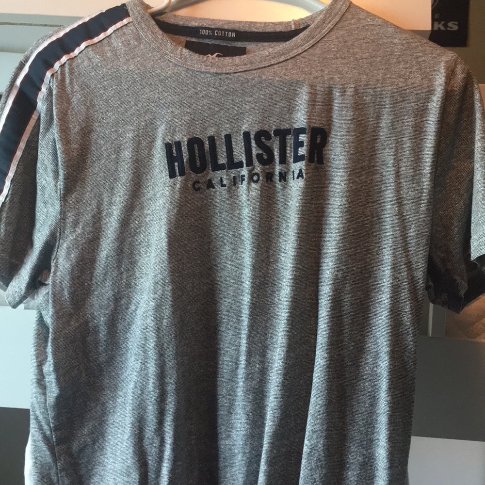 Hollister medium gray medium size shirt